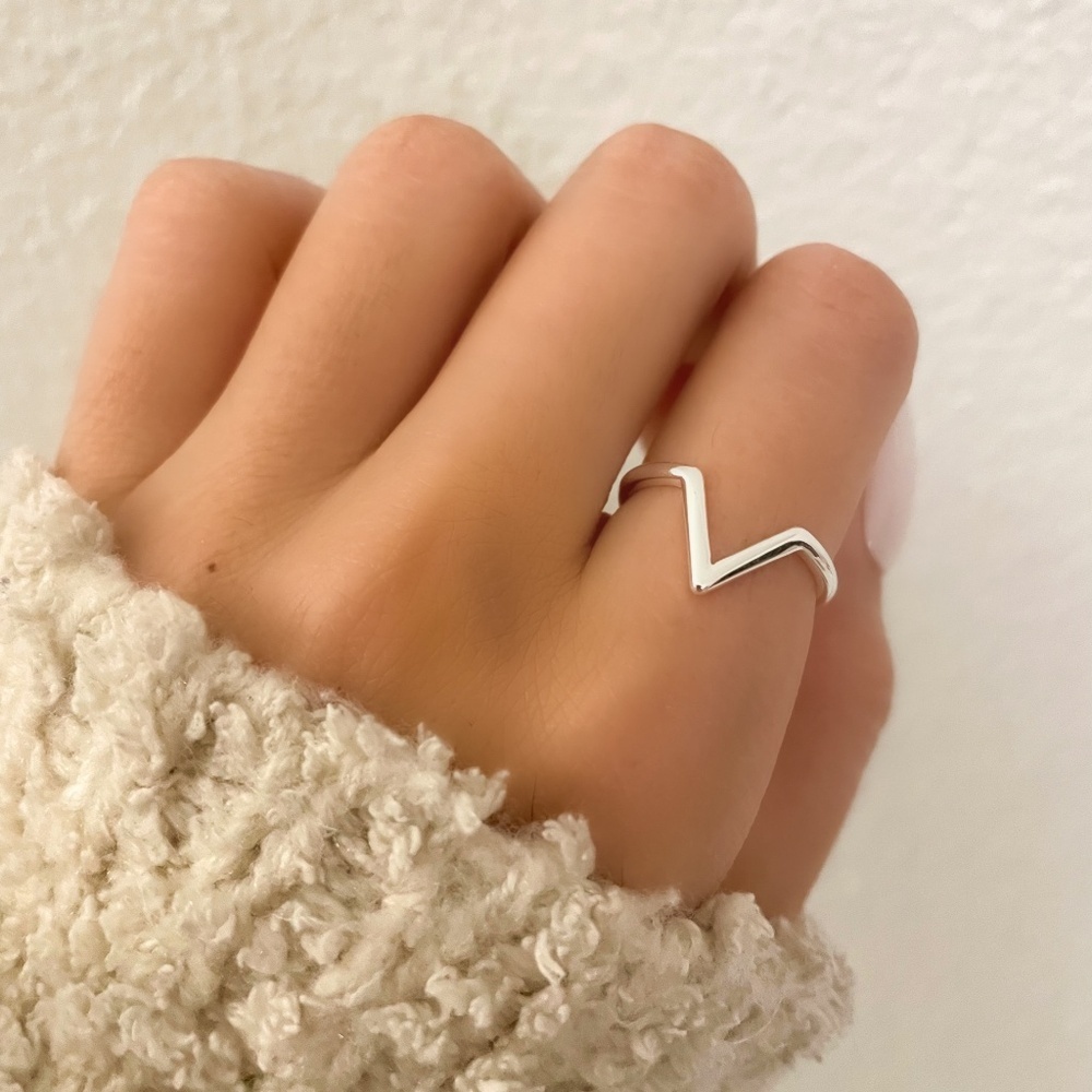925 Sterling Silver Dainty V Ring V-Shaped Chevron Ring Geometric Ring